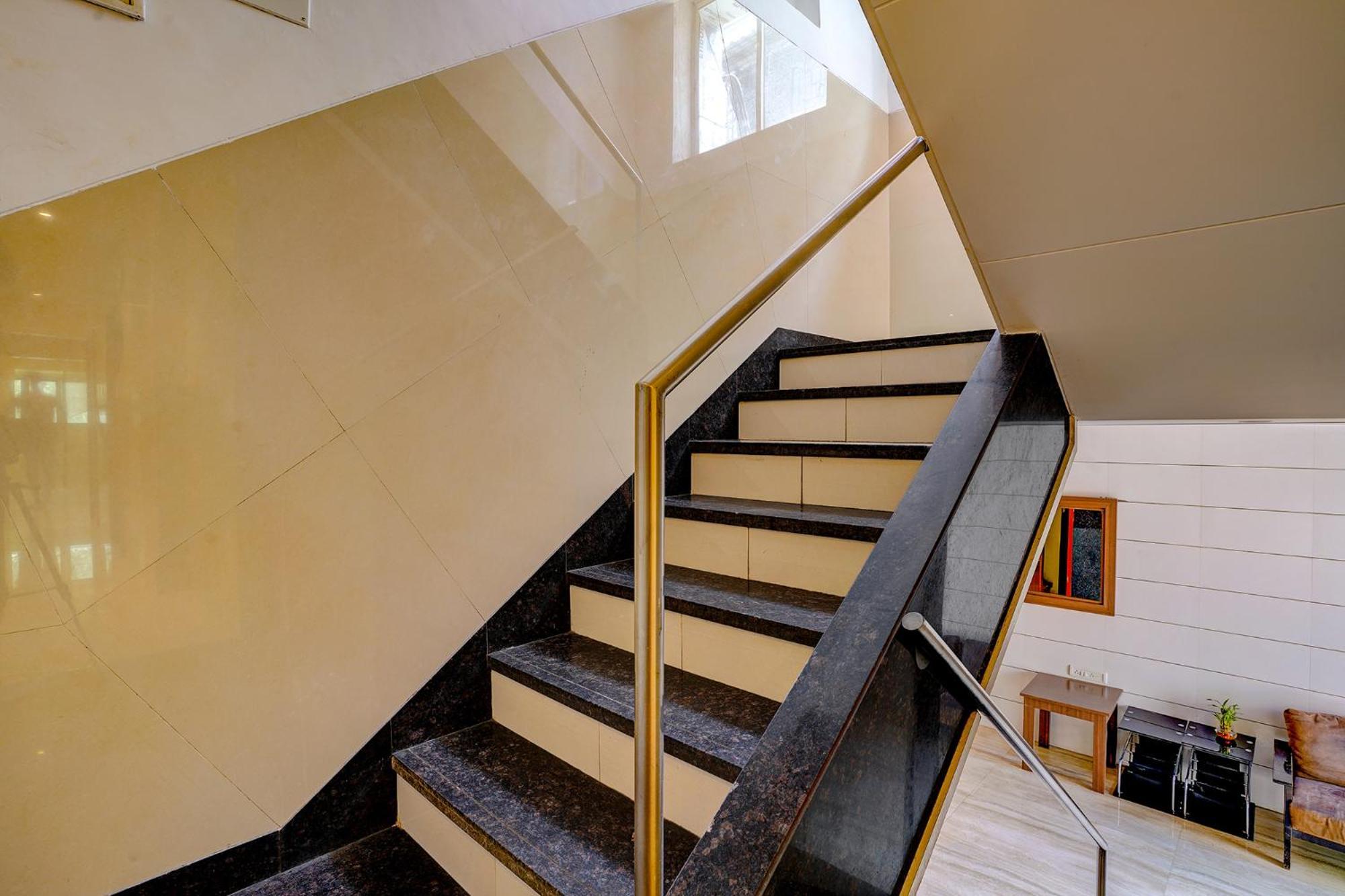 נאווי מומבאי Fabhotel Starwood Residency - Behind Bmw Car Showroom מראה חיצוני תמונה