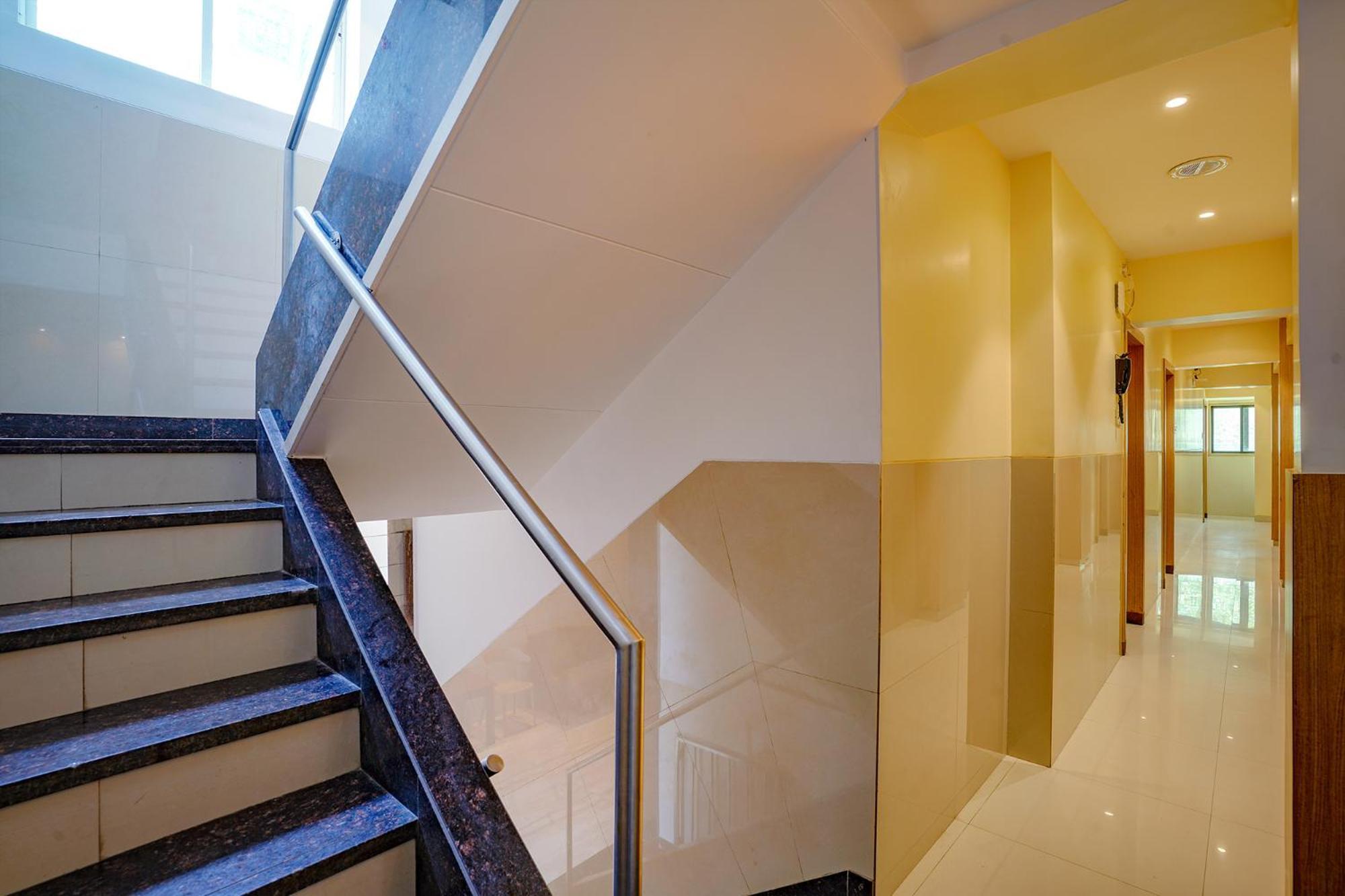 נאווי מומבאי Fabhotel Starwood Residency - Behind Bmw Car Showroom מראה חיצוני תמונה